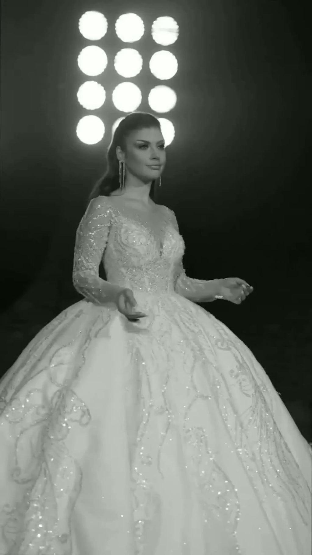NIL-300 Ivory Ball Gown Beaded Lace Tulle Wedding Dress