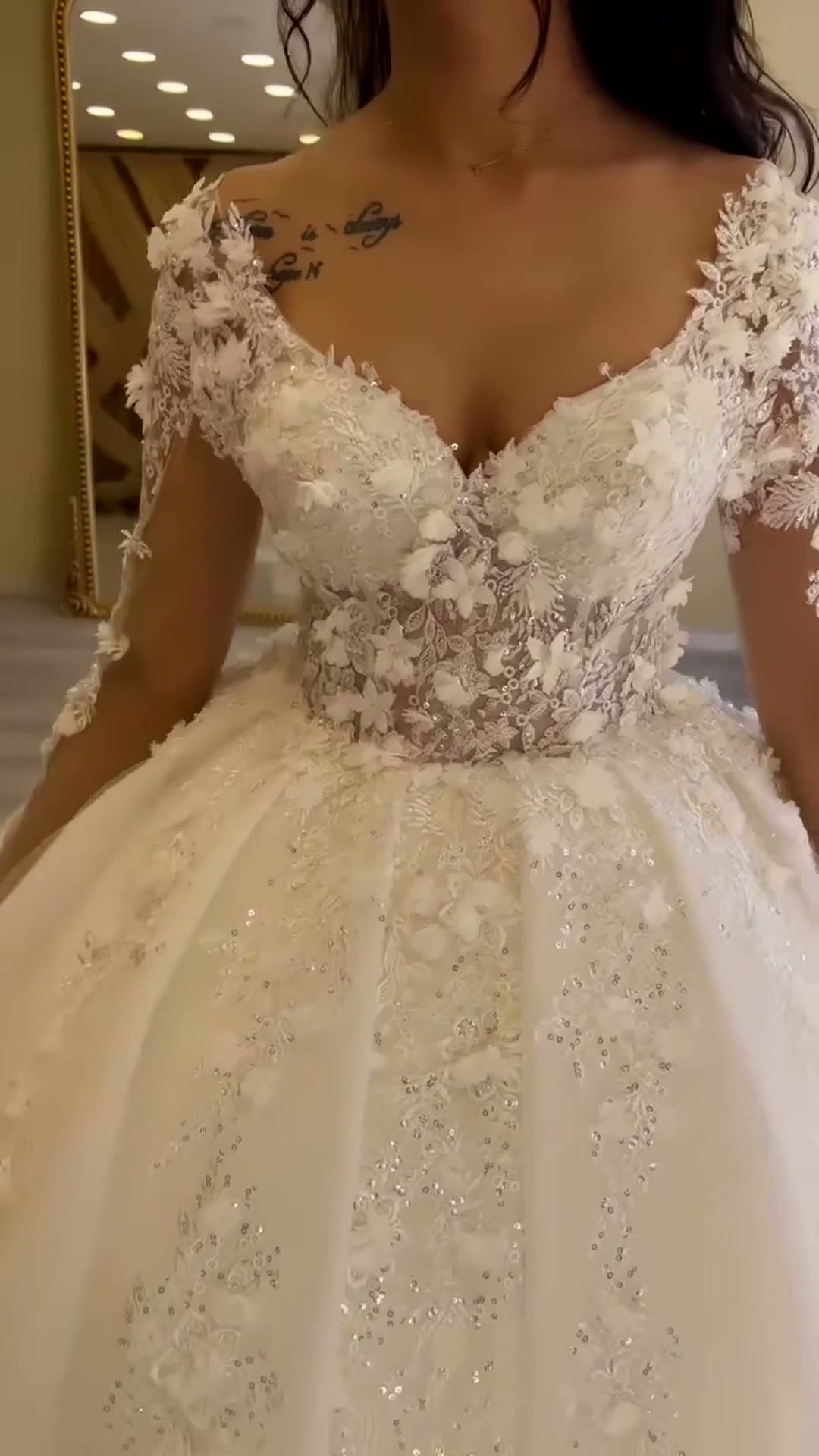 NIL 315 Ivory Ball Gown Floral Lace Tulle Wedding Dress - Image 3