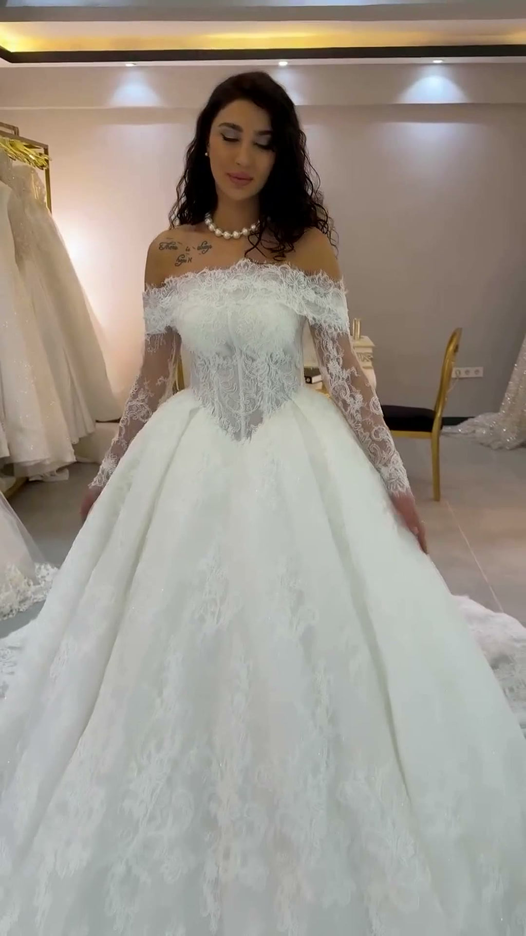 NIL 335 Ivory Ball Gown Floral Lace Tulle Wedding Dress - Image 2