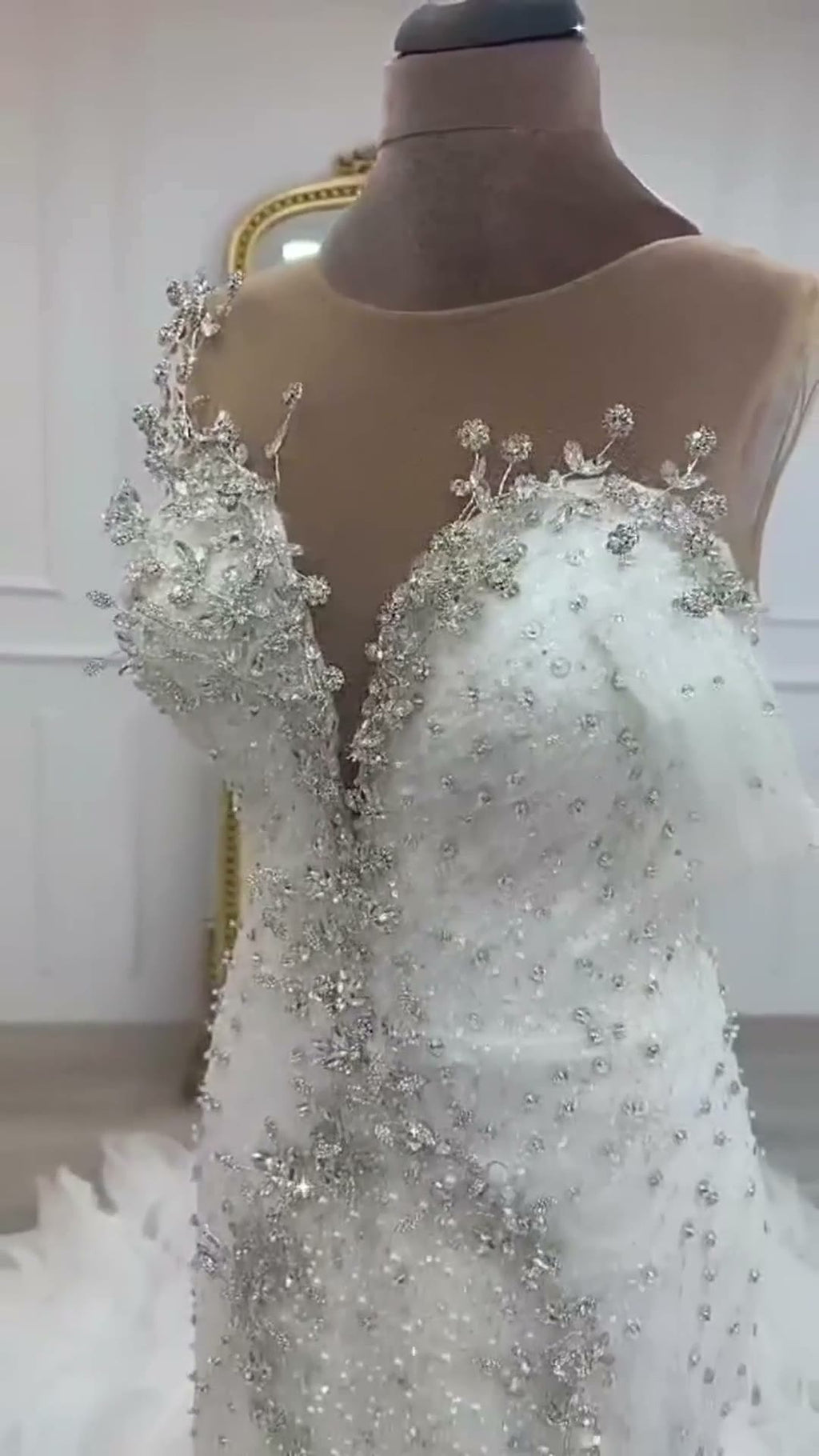 NIL 341 Ivory Ball Gown Feather Beaded Tulle Wedding Dress - Image 2