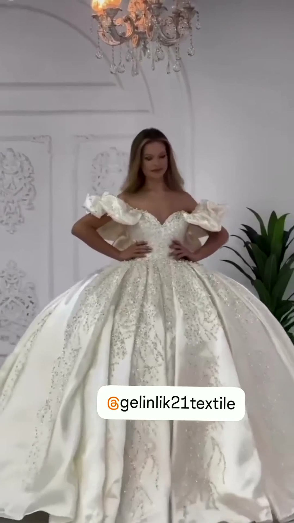 NIL 356 Ivory Ball Gown Bow Satin Satin Wedding Dress - Image 2