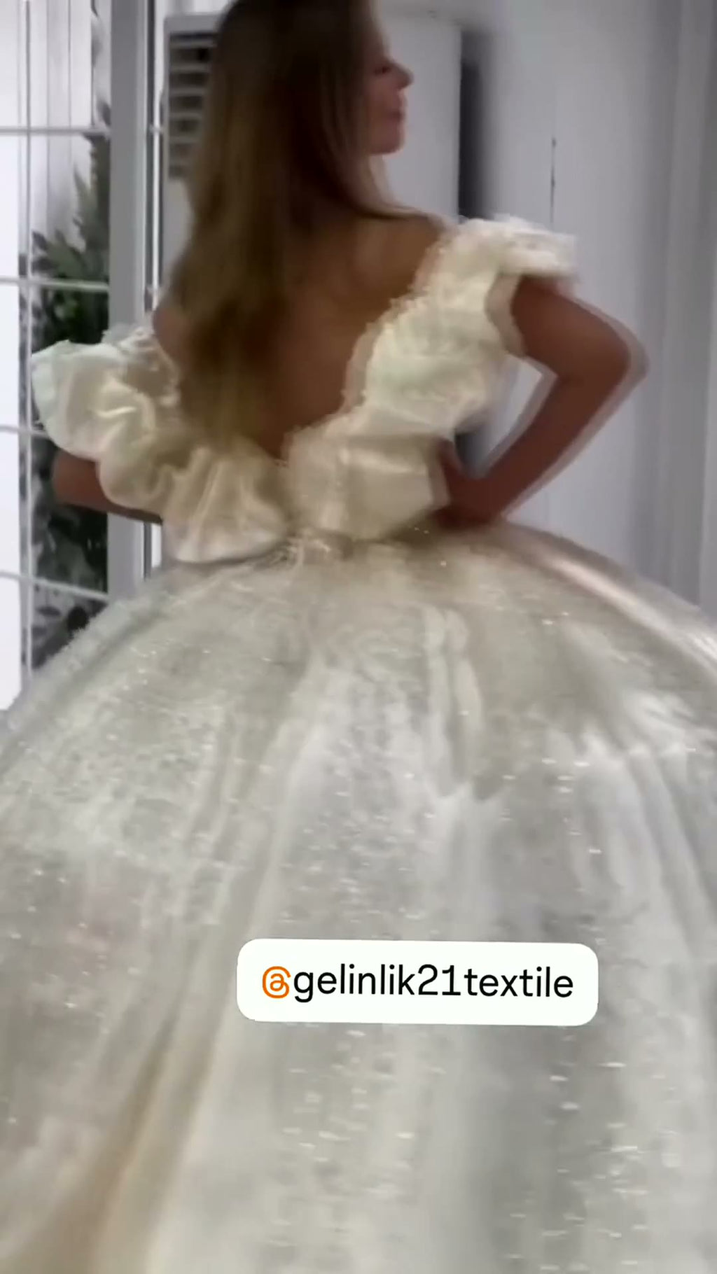 NIL 356 Ivory Ball Gown Bow Satin Satin Wedding Dress - Image 4