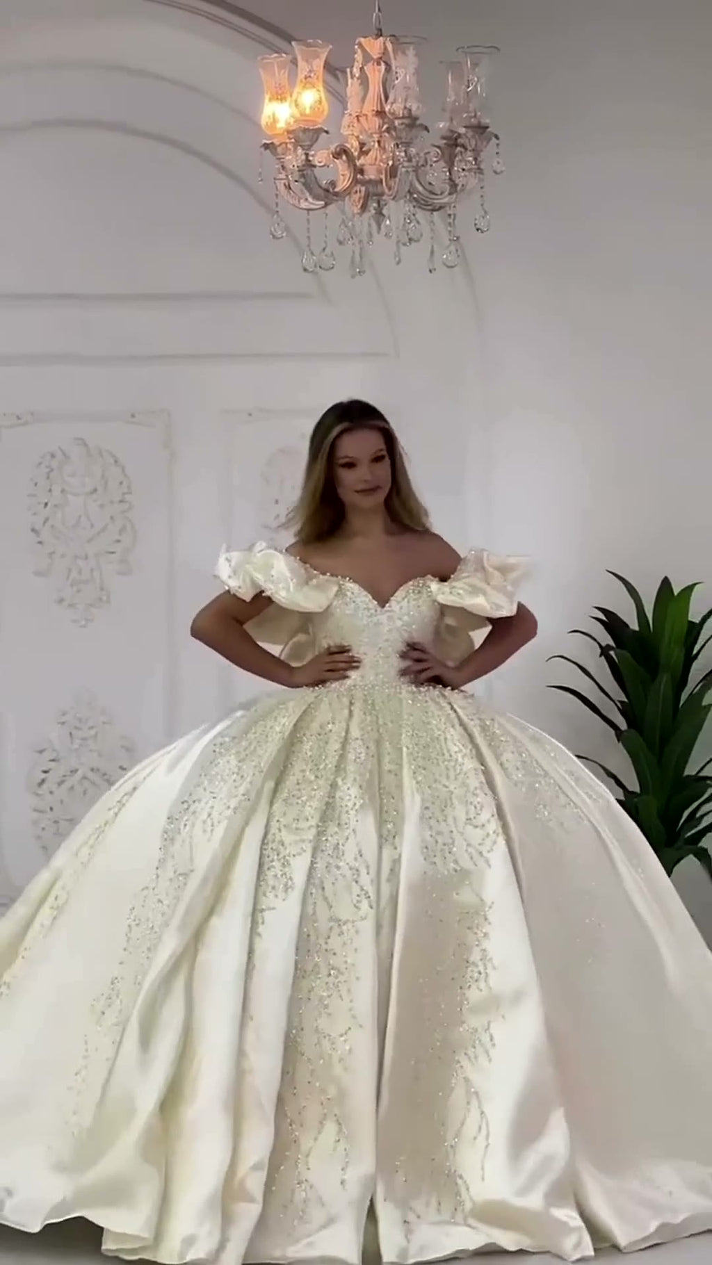 NIL 364 Ivory Ball Gown Bow Satin Satin Wedding Dress - Image 2