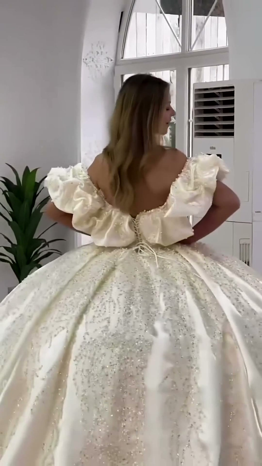 NIL 364 Ivory Ball Gown Bow Satin Satin Wedding Dress - Image 5