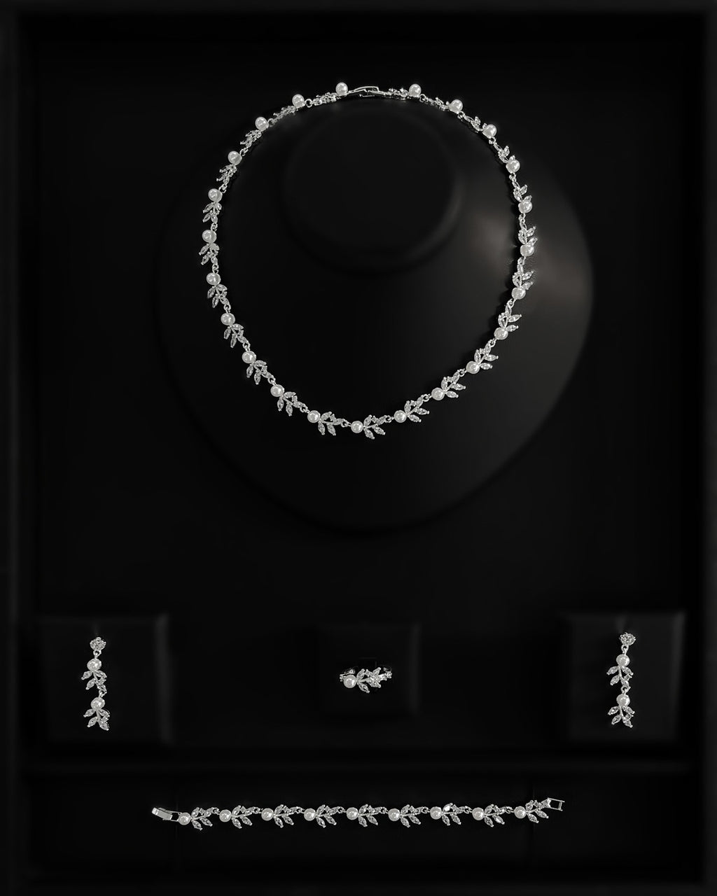 NNC-026 | Hof Zircon Stone & Pearl Detail Set Necklace