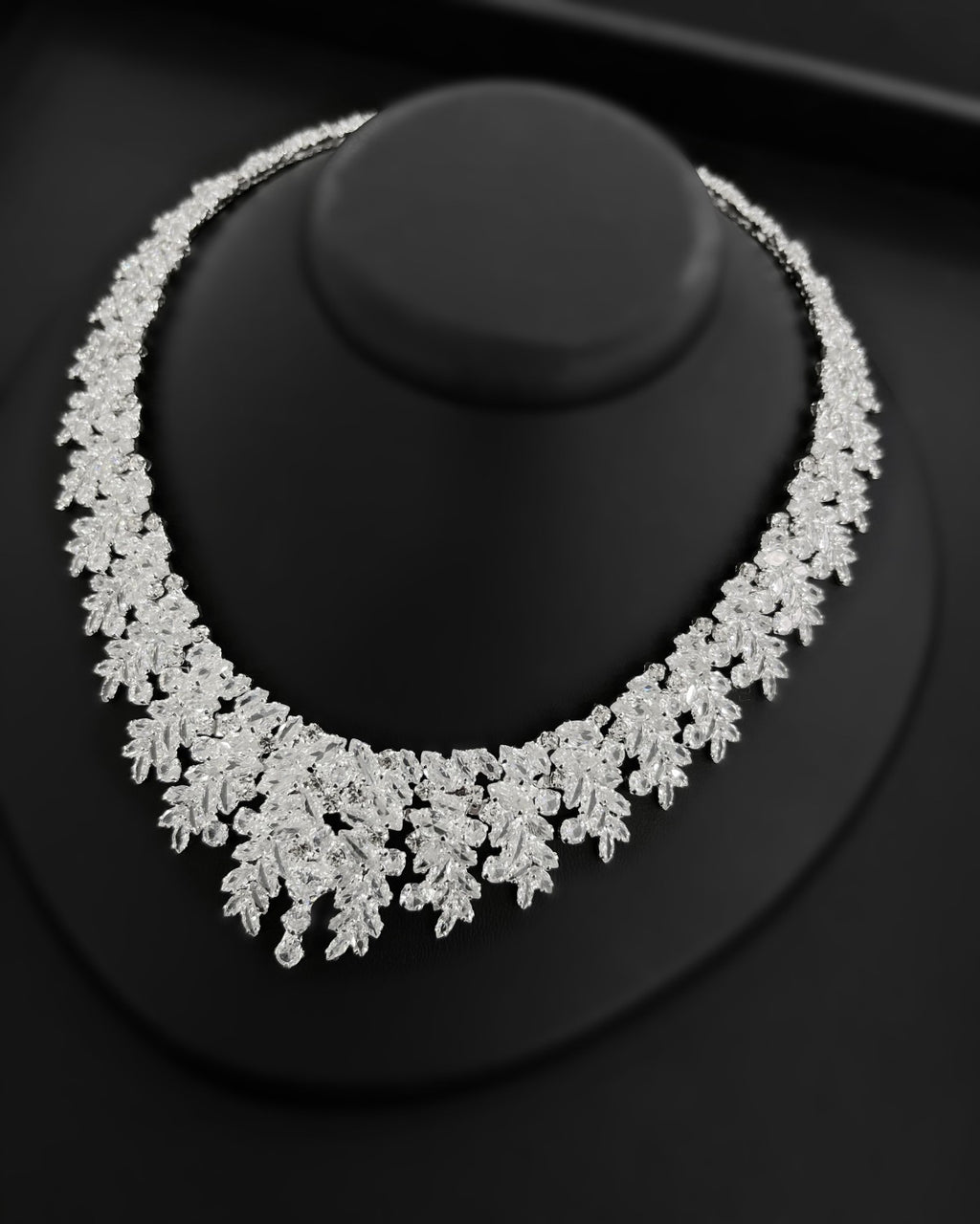 NNC-021 | Hec Zircon Stone Set Necklace