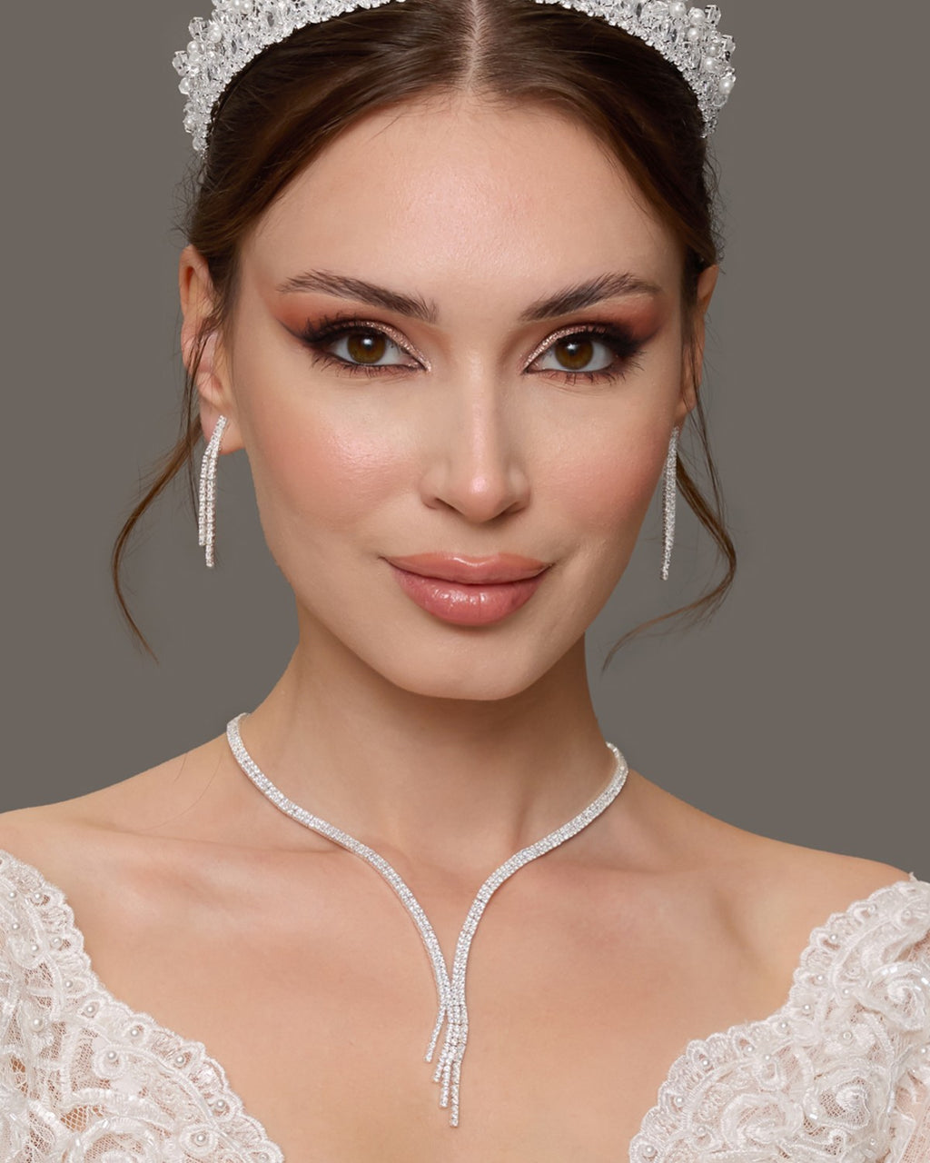 NNC-036 | Loge Zircon Stone Set Necklace