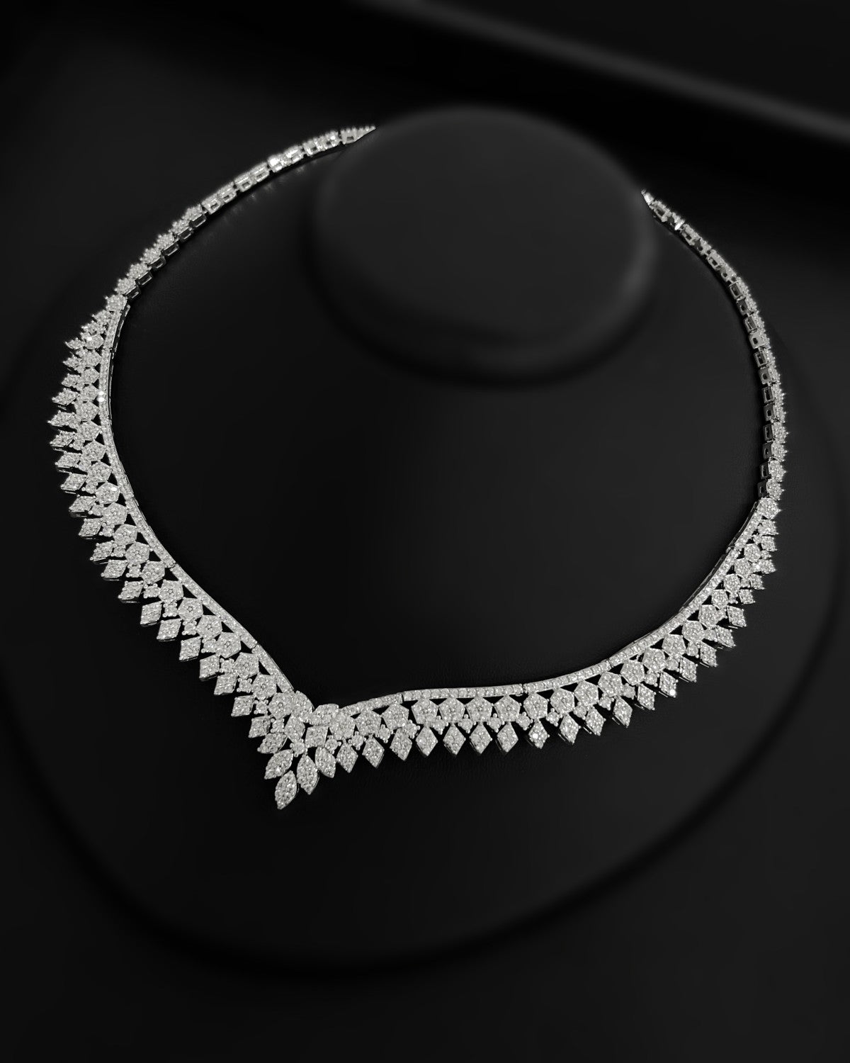 NNC-005 | Spike Snowflake Mixed Zircon V-Necklace