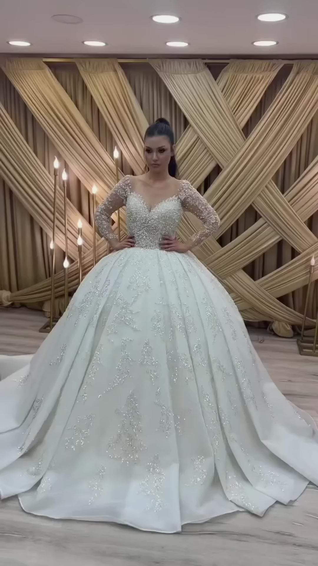 NIL-310 Ivory Ball Gown Lace Applique Tulle Wedding Dress