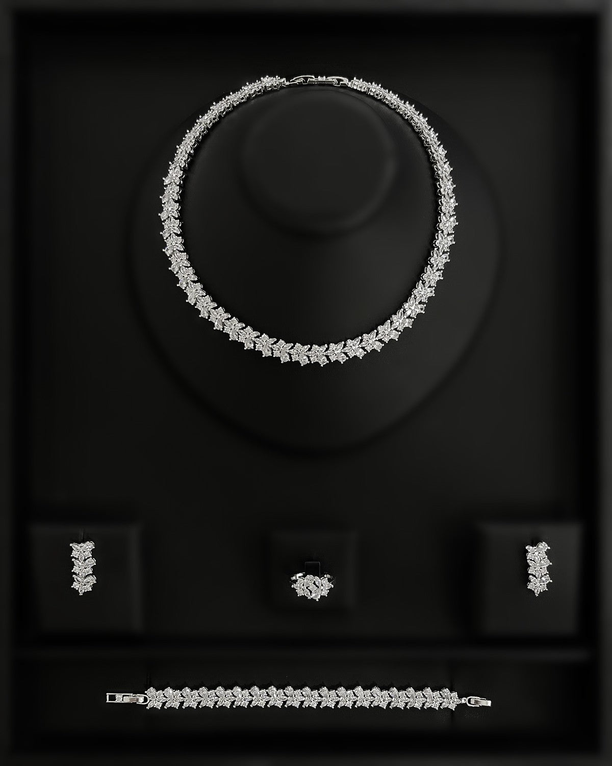 NNC-017 | Vue Zircon Stone & Pearl Detail Set Necklace